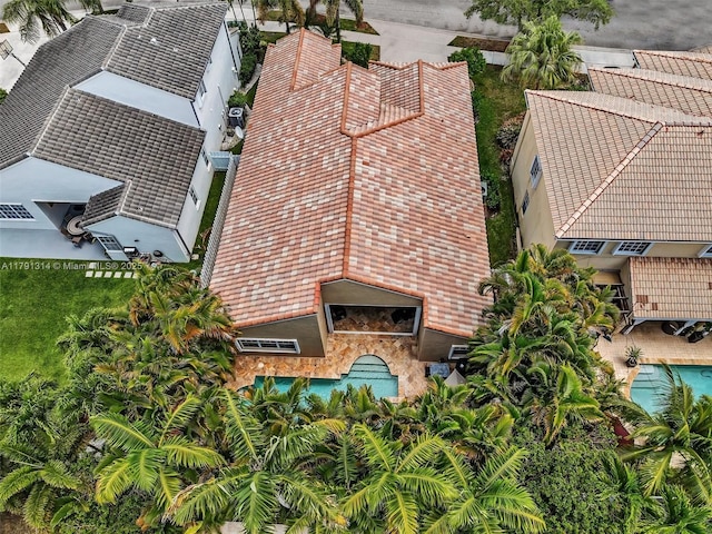 457 Cambridge Dr, Weston, FL 33326 - view from above of property featuring a pool area
