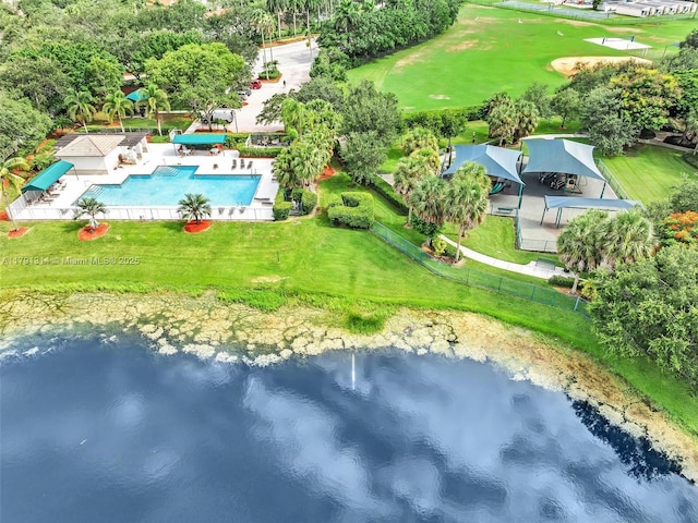 457 Cambridge Dr, Weston, FL 33326 - bird's eye view of a pool area, a large body of water, and a golf course