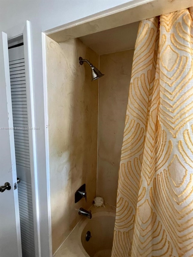 3210 E Medinah Cir E, Lake Worth, FL 33467 - full bathroom featuring bathing tub / shower combination