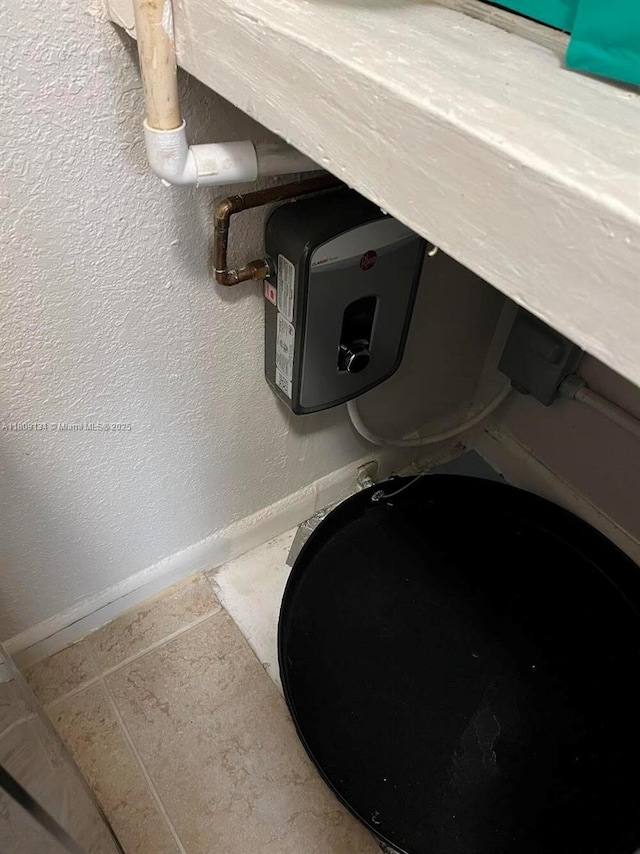 9144 W Atlantic Blvd Unit 832, Coral Springs, FL 33071 - detailed view of baseboards