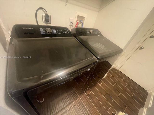 2220 NW 137th Ave, Sunrise, FL 33323 - laundry room with washing machine and dryer