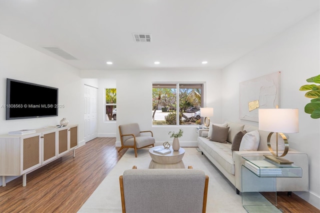 5492 Barnstead Cir, Lake Worth, FL 33463 - living area featuring light wood-style floors, recessed lighting, and baseboards