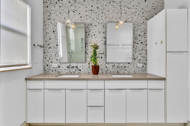 4362 NW 112th Ct, Doral, FL 33178 - bathroom with double vanity