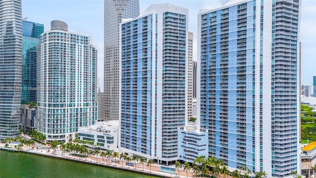 325 S Biscayne Blvd Unit 3926, Miami, FL 33131 - city view featuring a nearby body of water