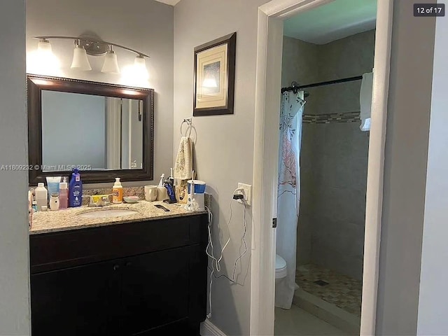 9315 SW 170th Ln, Palmetto Bay, FL 33157 - full bath with vanity, tiled shower, and toilet