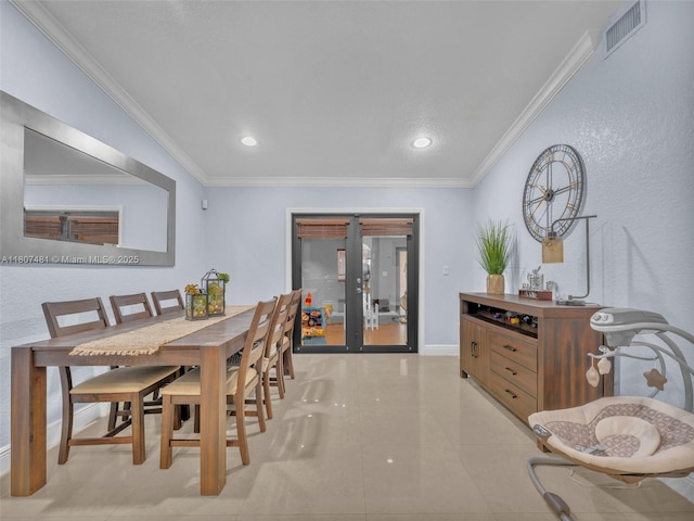 5650 W 21st Ave, Hialeah, FL 33016 - dining area featuring crown molding, recessed lighting, and baseboards