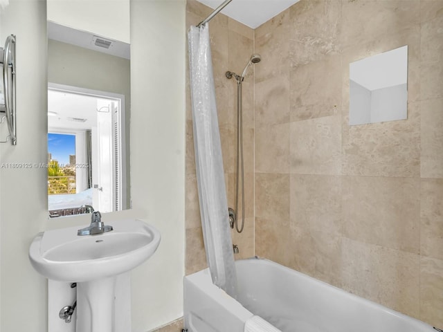 945 Michigan Ave Unit 8, Miami Beach, FL 33139 - full bath featuring shower / bath combo