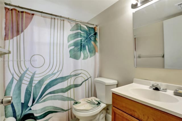 826 Twin Lakes Dr Unit 18-D, Coral Springs, FL 33071 - full bath with vanity and curtained shower