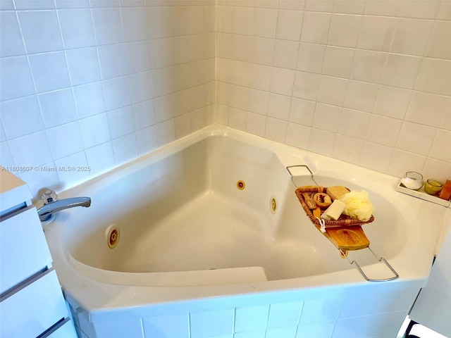9725 NW 52nd St Unit 421, Doral, FL 33178 - full bathroom featuring a whirlpool tub