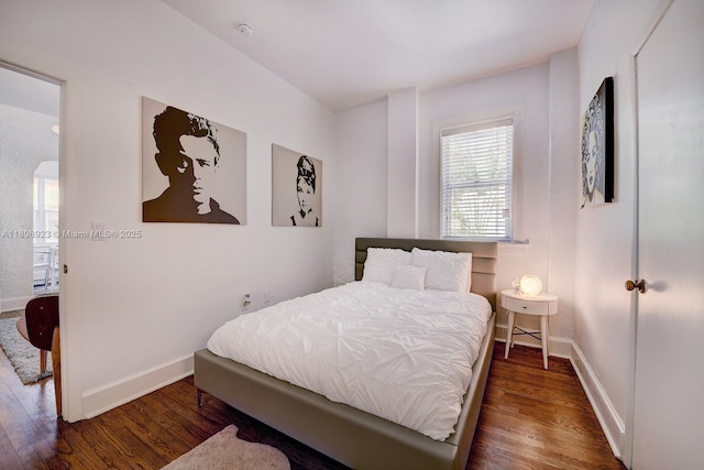 900 16th St Unit 204, Miami Beach, FL 33139 - bedroom featuring wood finished floors and baseboards