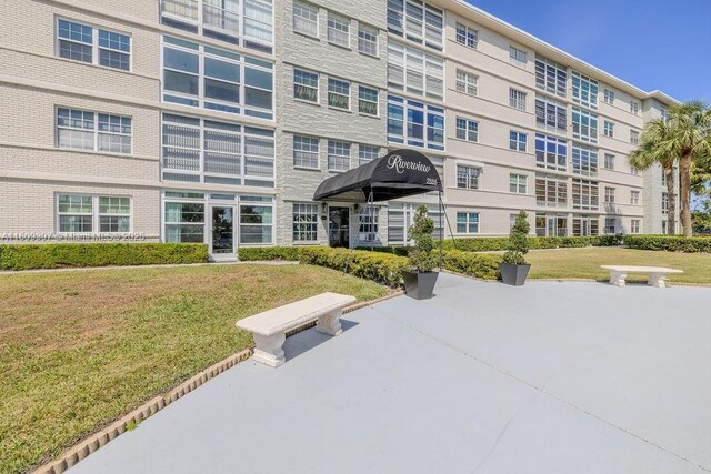 2333 Indian River Blvd Unit 306, Vero Beach, FL 32960 - view of apartment building / complex