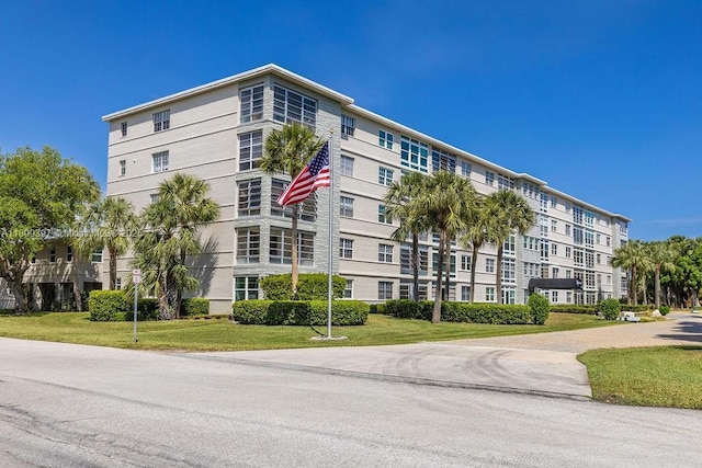 2333 Indian River Blvd Unit 306, Vero Beach, FL 32960 - view of apartment building / complex
