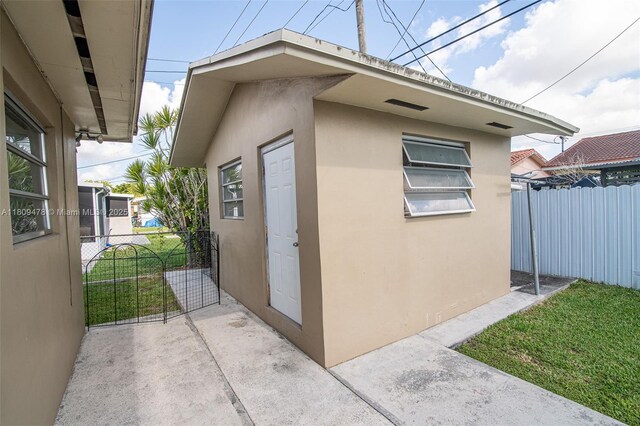 9301 SW 37th St, Miami, FL 33165 - view of outdoor structure