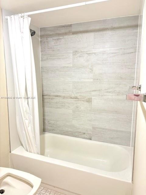 210 174th St Unit 818, Sunny Isles Beach, FL 33160 - full bath featuring shower / bath combo and toilet