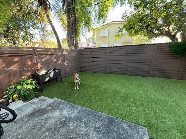 938 SW 6th St Unit 8, Miami, FL 33130 - view of yard featuring a patio area