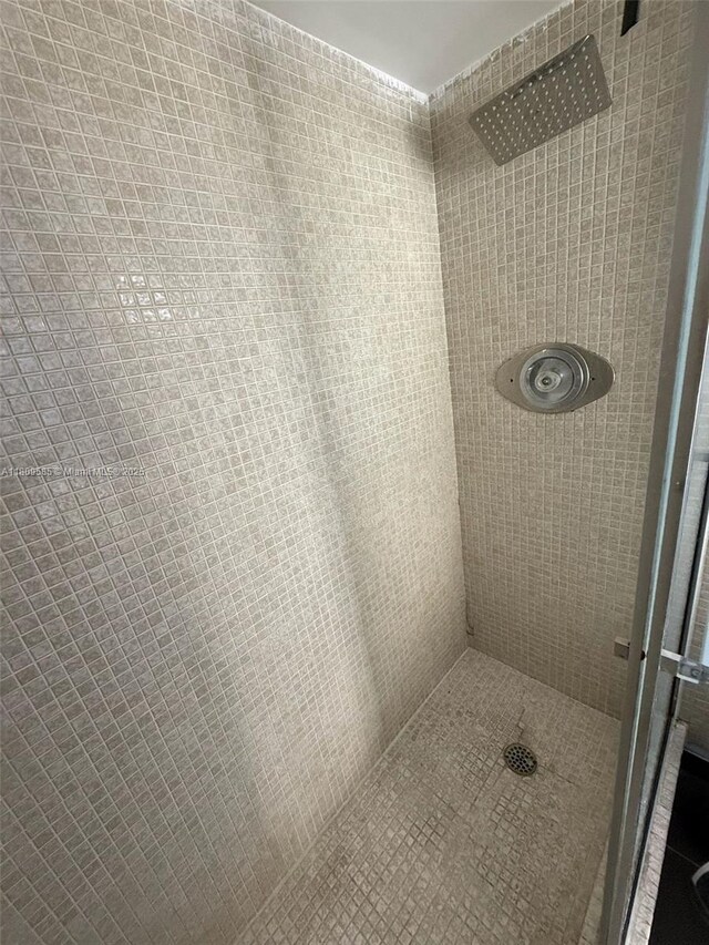 4168 Inverrary Dr Unit 111, Lauderhill, FL 33319 - full bath with a tile shower
