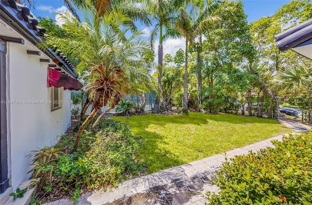 5757 Alton Rd, Miami Beach, FL 33140 - view of grassy yard