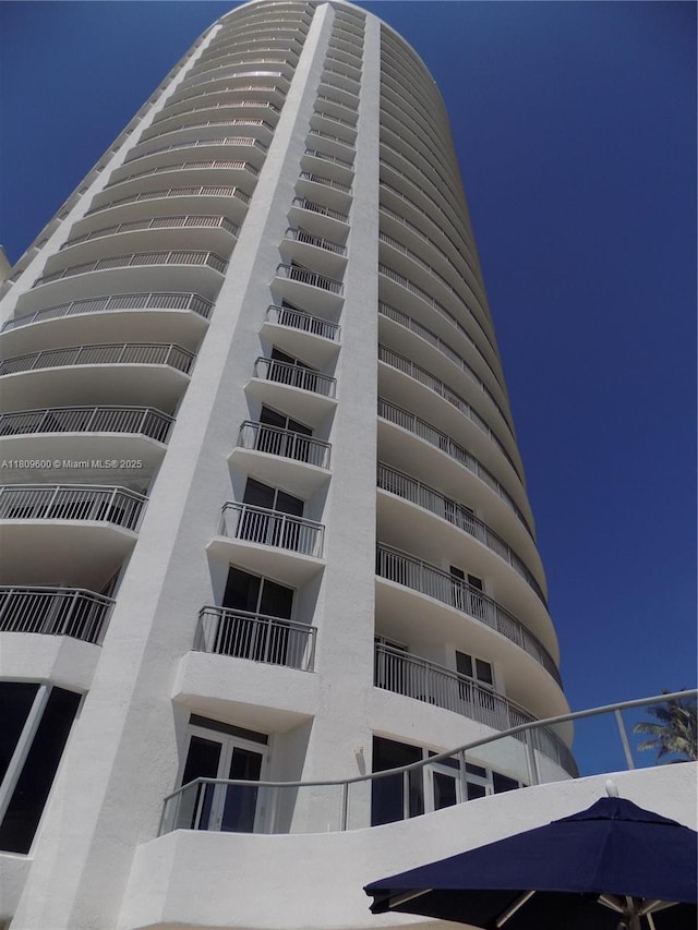 17375 Collins Ave Unit 2606, Sunny Isles Beach, FL 33160 - view of apartment building / complex