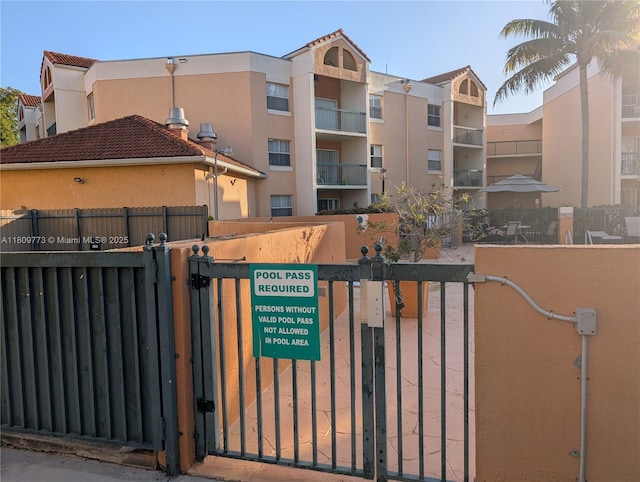 6276 NW 186th St Unit 305, Hialeah, FL 33015 - view of gate