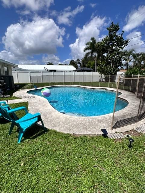 2359 Gabriel Ln, West Palm Beach, FL 33406 - view of swimming pool