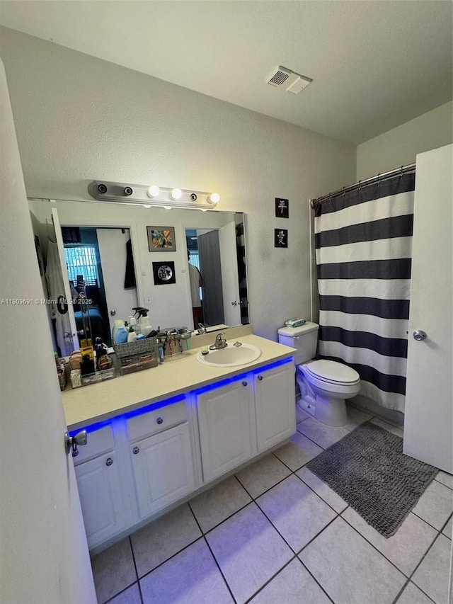 2151 NW 96th Ter Unit 15G, Pembroke Pines, FL 33024 - full bath with toilet, vanity, and tile patterned floors