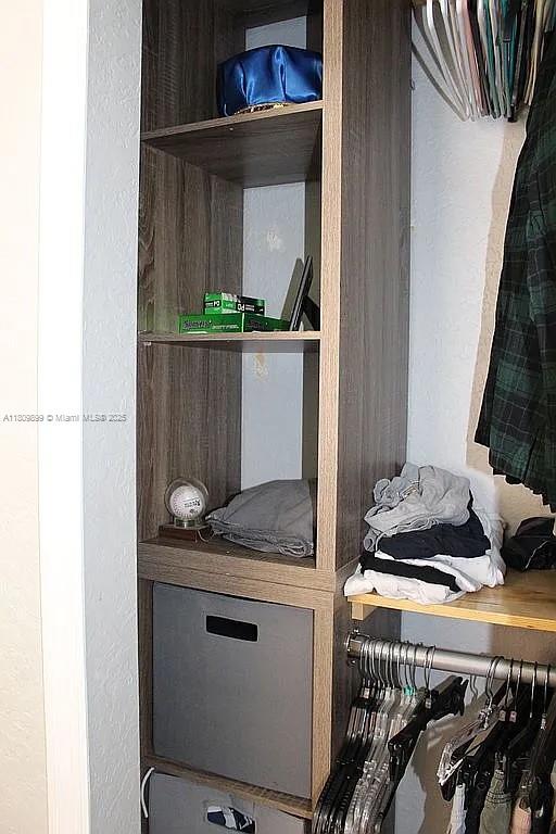 16272 SW 42nd Ter, Miami, FL 33185 - view of closet