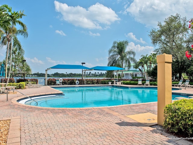 17654 SW 5th Ct, Pembroke Pines, FL 33029 - community pool with a patio