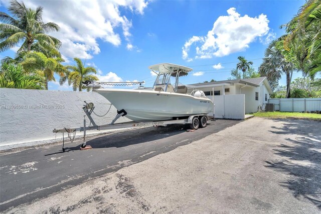 4271 SW 67th Ter, Davie, FL 33314 - view of home's exterior featuring stucco siding