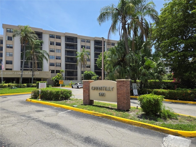 900 NE 195th St Unit 709, Miami, FL 33179 - community sign featuring uncovered parking