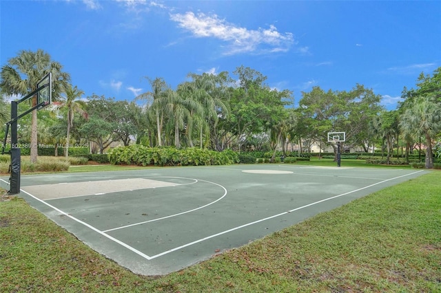 1070 Briar Ridge Rd, Weston, FL 33327 - view of sport court with community basketball court, a lawn, and view of wooded area
