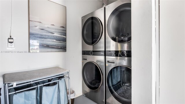 10412 NW 6th St, Coral Springs, FL 33071 - laundry area with stacked washing machine and dryer