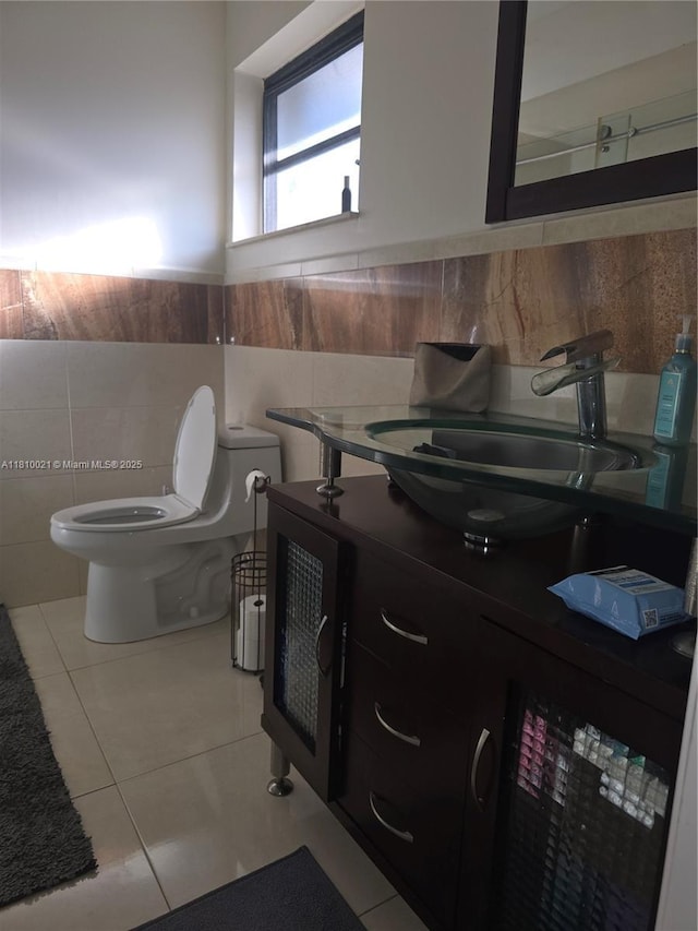 520 SW 90th Ct, Miami, FL 33174 - bathroom with tile walls, toilet, tile patterned floors, and vanity