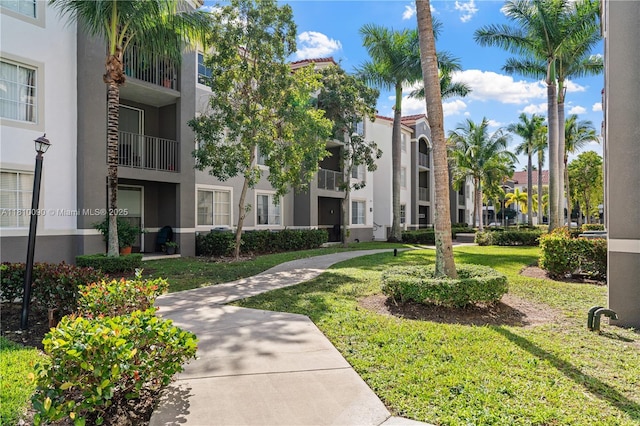 6851 SW 44th St Unit 109, Miami, FL 33155 - view of community with a lawn