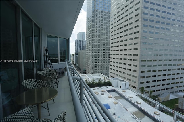325 S Biscayne Blvd Unit 1822, Miami, FL 33131 - balcony with a view of city