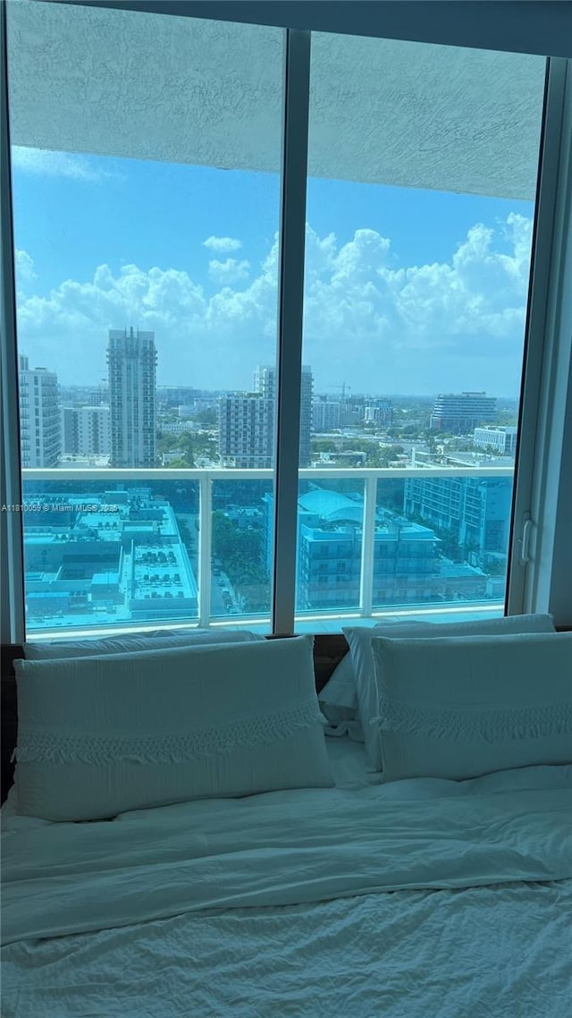 700 NE 25th St Unit 1703, Miami, FL 33137 - bedroom featuring a view of city