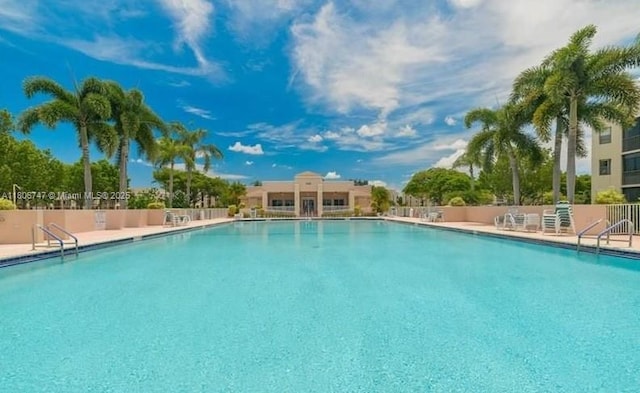 7443 Fairfax Dr Unit 208, Tamarac, FL 33321 - view of community pool