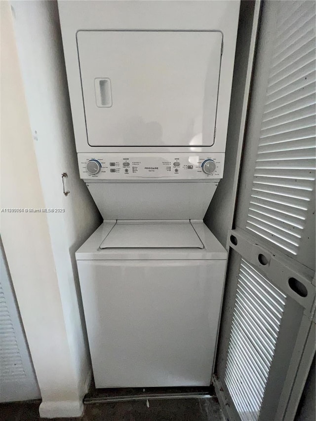 133 NE 2nd Ave Unit 913, Miami, FL 33132 - laundry area featuring estacked washer and dryer