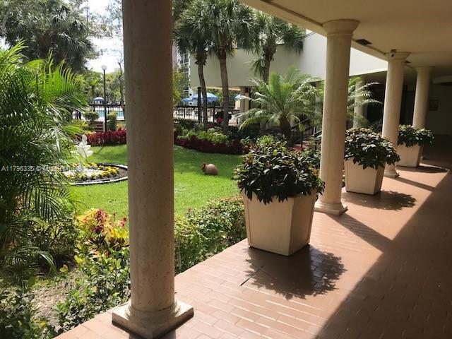 17021 N Bay Rd Unit 329, Sunny Isles Beach, FL 33160 - view of patio