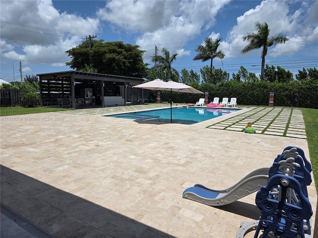 21305 SW 177th Ct, Miami, FL 33187 - view of pool with a patio area and a pool with connected hot tub
