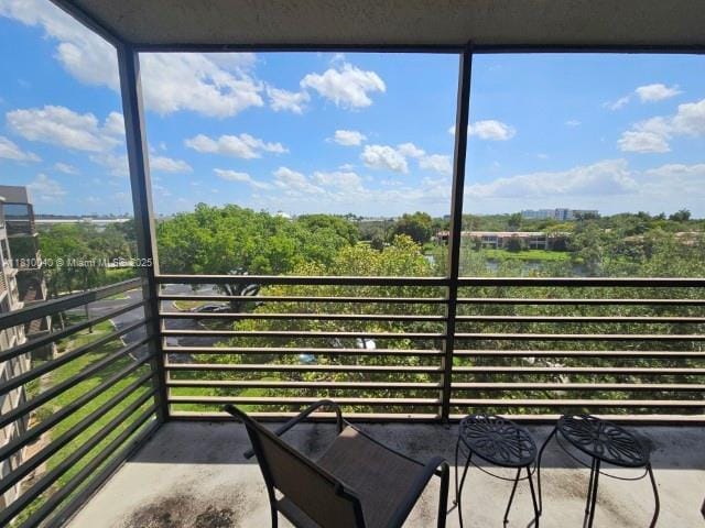 900 Colony Point Cir Unit 505, Pembroke Pines, FL 33026 - view of balcony