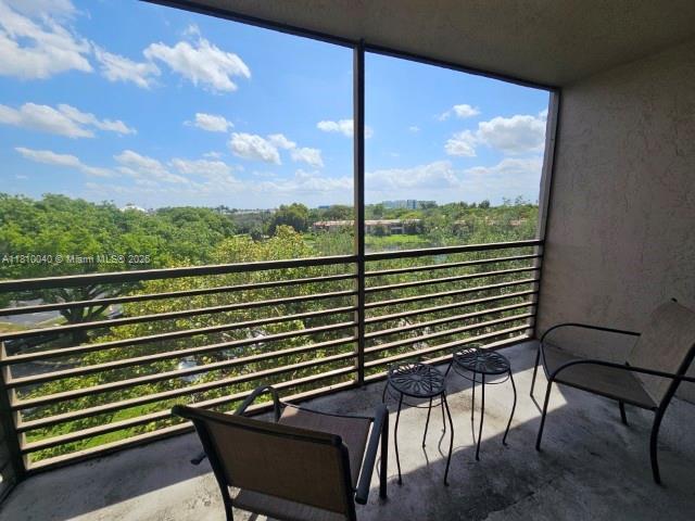 900 Colony Point Cir Unit 505, Pembroke Pines, FL 33026 - view of balcony
