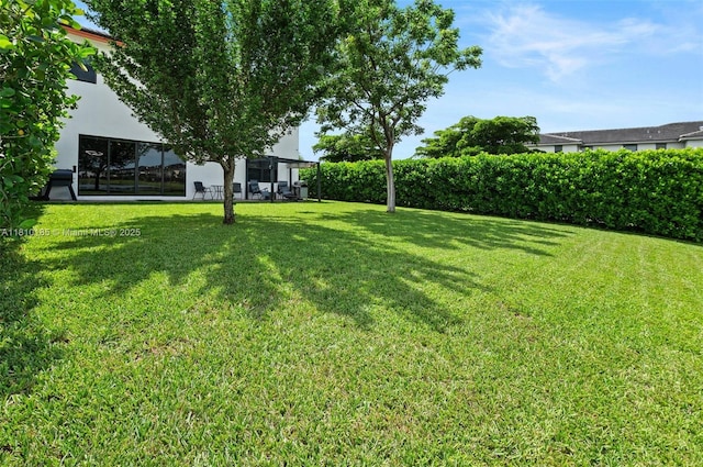 9145 NW 154th Ter, Miami Lakes, FL 33018 - view of grassy yard
