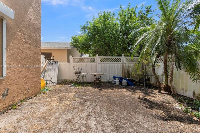 2412 Raleigh St, Hollywood, FL 33020 - view of yard
