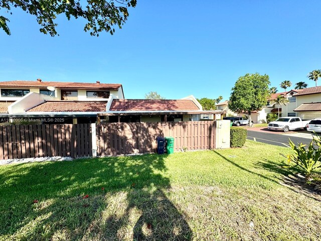 18830 NW 65th Ct, Hialeah, FL 33015 - view of yard