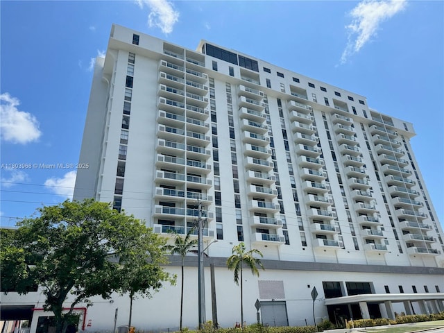 13499 Biscayne Blvd Unit 702, North Miami, FL 33181 - view of apartment building / complex