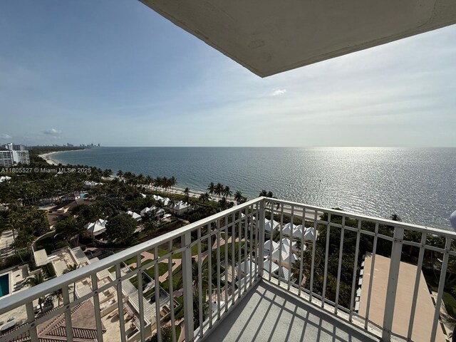 881 Ocean Dr Unit 13H, Key Biscayne, FL 33149 - view of apartment building / complex