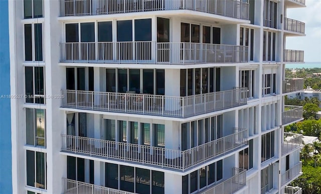 881 Ocean Dr Unit 13H, Key Biscayne, FL 33149 - view of apartment building / complex