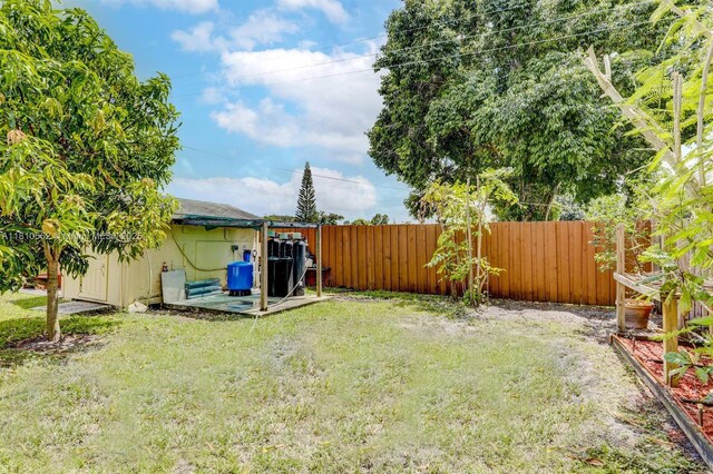 5156 Hartwick Ln, West Palm Beach, FL 33415 - view of yard