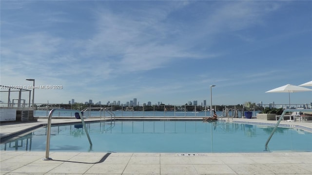 800 W Ave Unit 920, Miami Beach, FL 33139 - community pool with a patio