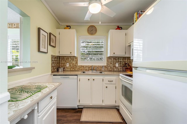 284 Prescott N Unit 284, Deerfield Beach, FL 33442 - kitchen with white appliances, a sink, light countertops, plenty of natural light, and ornamental molding
